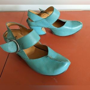 Prepare Guides Turquoise 2015 Size 8.5 $150 USD